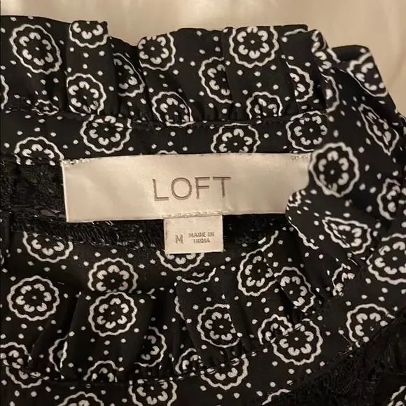 LOFT Black and White Flutter Short Sleeve Women's Top | Size M - Picture 4 of 5